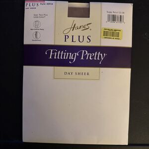 Hanes Plus Fitting Pretty Day Sheer Plus Style 00P24 NonControl Panty Sandalfoot